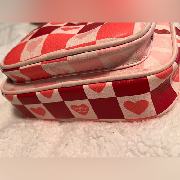 💕Host Pick💕Betsey Johnson Pink Checker Heart Crossbody Bag - Picture 4 of 15